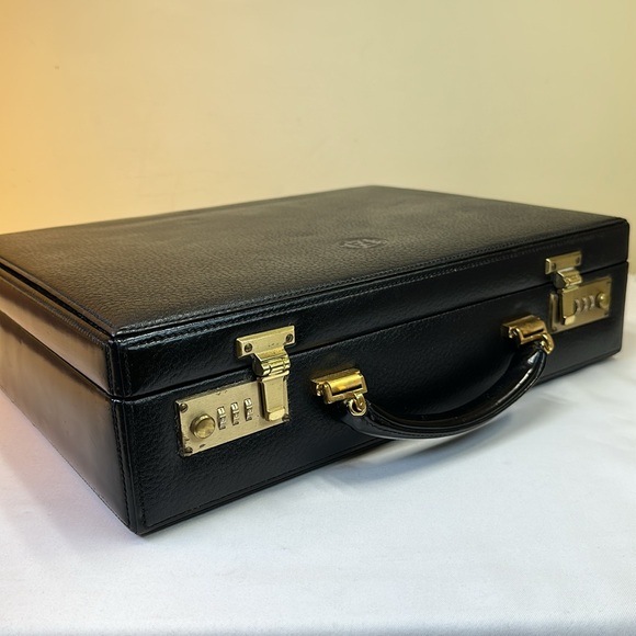 Fendi RARE Vintage Train Beauty Case Leather over wood padded Velour interior - Picture 3 of 17
